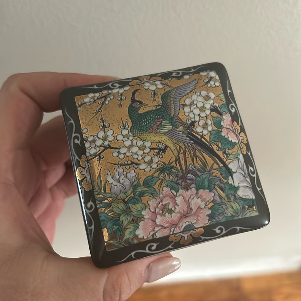 Ming Dynasty Covered Porcelain Trinket Box from Japan 3” by Heritage Mint